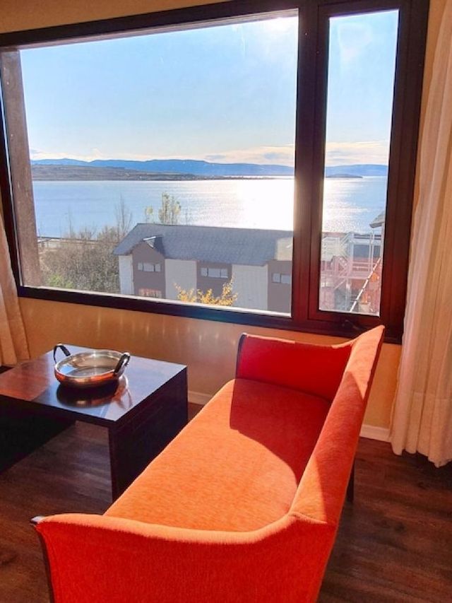 🏨✨ El Calafate's Cozy Retreat: Xelena Hotel & Suites 🌄