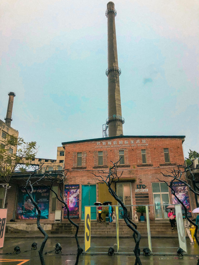 798 Art Zone in Beijing has so much to explore 🇨🇳