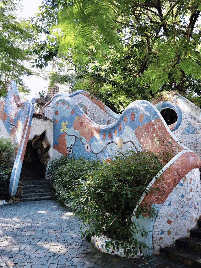 不是，巴塞羅那的奎爾公園竟出現在深圳？。