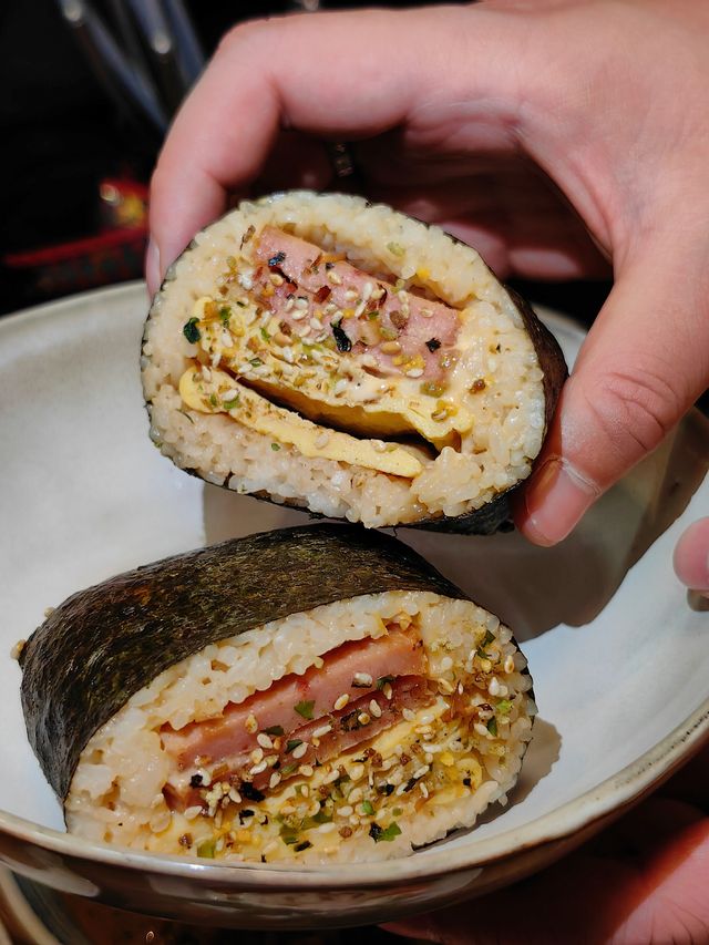 天氣轉涼就要大口吃飯團呀