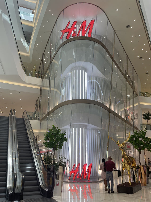 World-Class Commercial Landmark: Icon Siam
