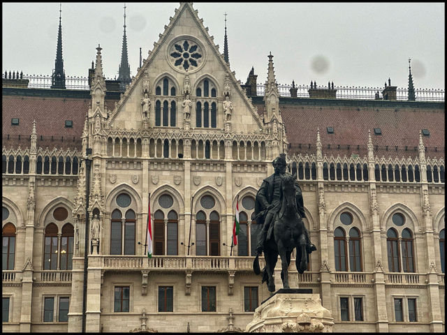Hungarian parliament building 🤩