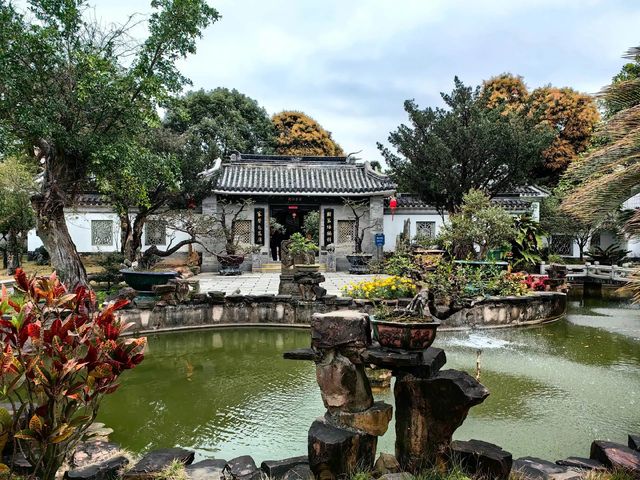 逃離都市的煩囂，踏入詹園的清幽之境。