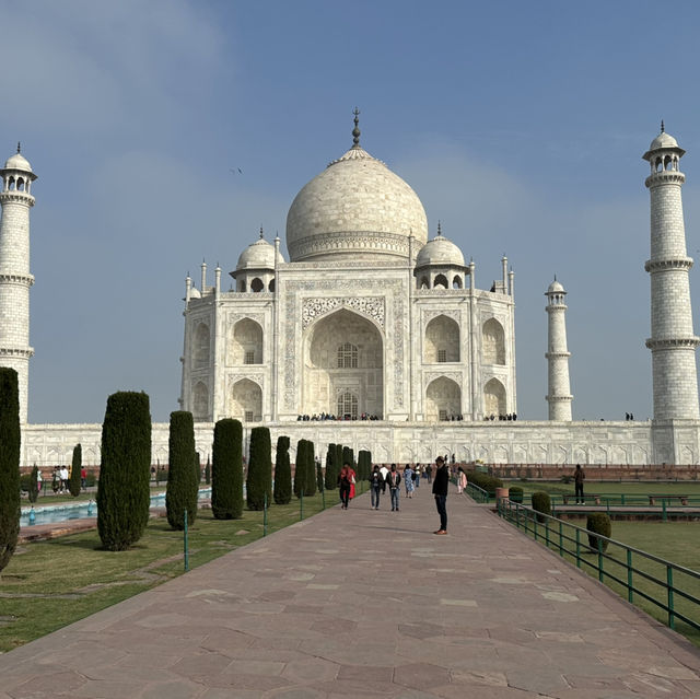 🏰  The Taj Mahal: A Timeless Wonder 🌅    