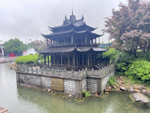 一樓一詩江邊屹立千年