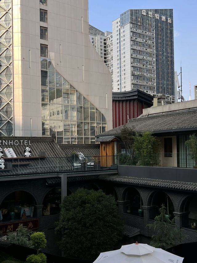 我喺靜謐四合院等一場華麗嘅邂逅
