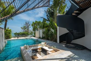 A Klein Blue Ocean View Villa You'll Never Get Tired of Visiting