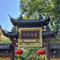 寺廟上香，法喜寺晨遊：清晨靜謐禮佛，感受古剎禪意
