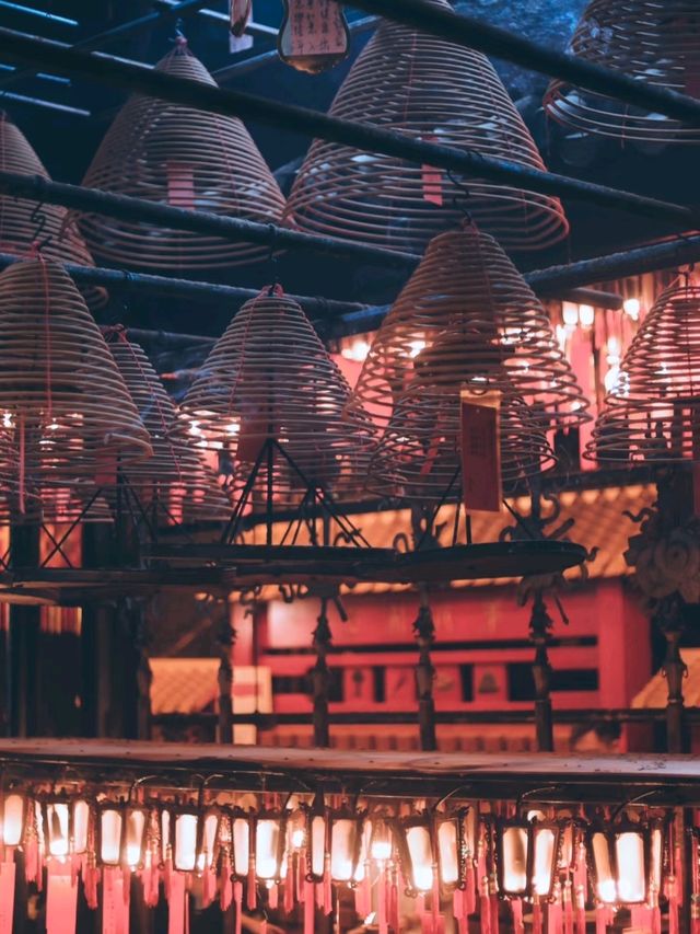 Hong Kong Treasure Spot: Man Mo Temple