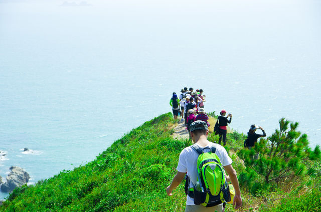 深圳東西涌徒步攻略，觀山海奇觀與歷史秘境