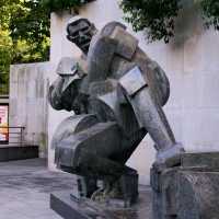🗿 People’s Park Statues: Art Among the Trees