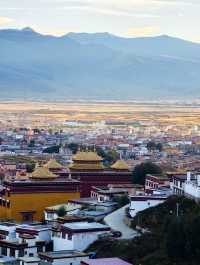 理塘後山日落機位｜雲端觀景台，美到窒息！