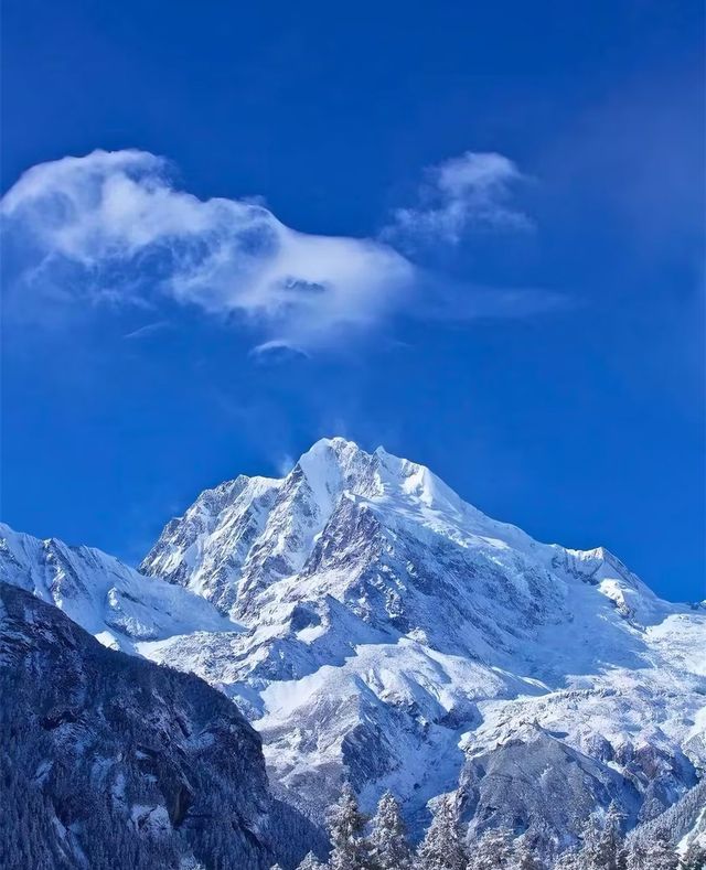 冬季治癒之旅，藏在私湯酒店裡的雪山禪意