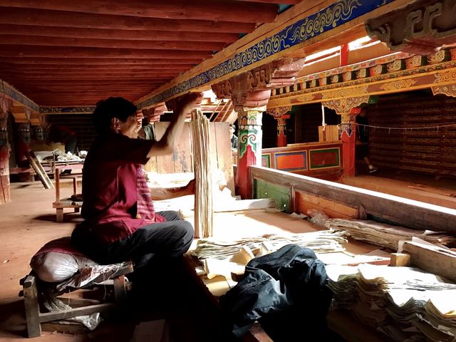 德格印經院,經版在暗室裡沉睡,文化在藏紙上流傳 德格印經院,經版在暗室裡沉睡,文化在藏紙上流傳