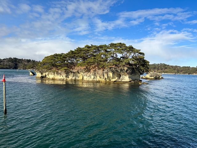 一次看松島灣超過260個島嶼 還有露天區可以吹風看海 松島遊船必看仁王島、鐘島