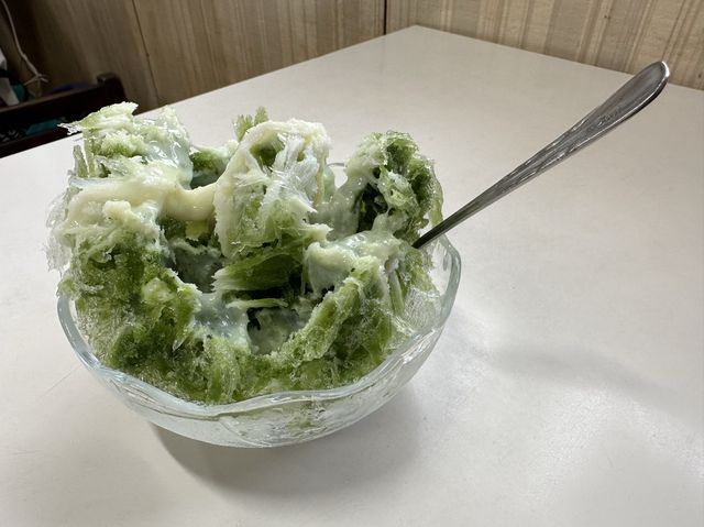 愛知・名古屋。太閤通沿いにレトロなお店あり。『おやつ饅頭』でかき氷。