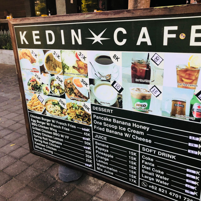 庫塔市區，寧靜幽雅的餐廳，一杯現打橘子汁冰沙，只要美金1元：Kedin Cafe
