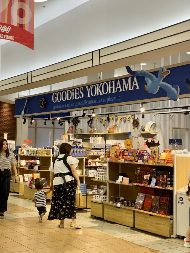 Food court at Yokohama World Porters 🇯🇵