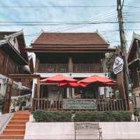 Riverside guesthouse 