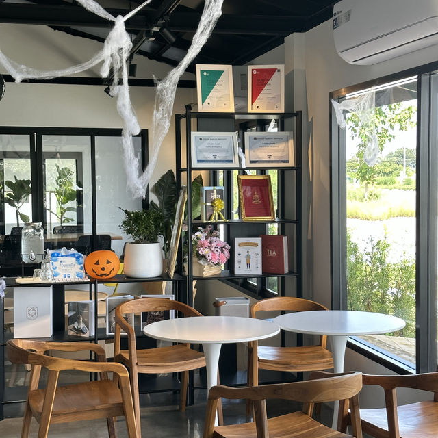 BUMP cafe @บ้านบึง ชลบุรี