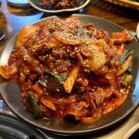 매콤달달한 오징어볶음과 제육이 맛있는 항아리식당!