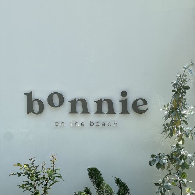 bOnnie on the beach คาเฟ่ริมทะเล หาดชะอำ หัวหิน