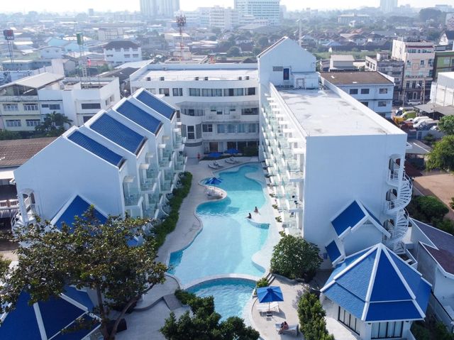 Kram Pattaya ที่พักสวย ริมทะเล สไตล์มินิมอล