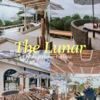 คาเฟ่พระจันทร์สไตล์บาหลี ชมวิวทะเลพัทยาแบบ 360°