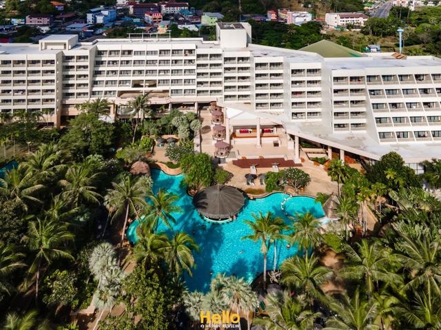โอเอซิสติดทะเลภูเก็ต พักกับ Paradox Resort Phuket