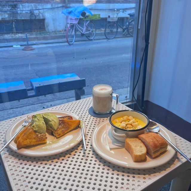 선유도 피플들은 너무 좋겠다 @workers_holiday 가 동네카페라서💕 