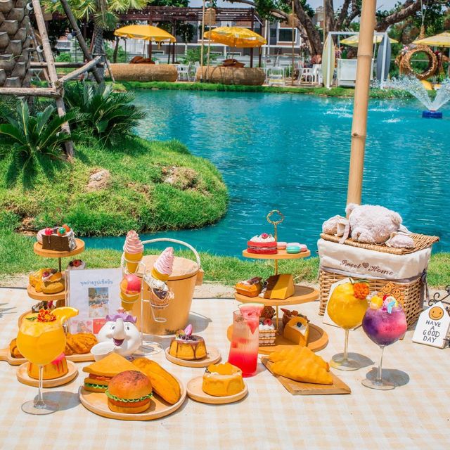 “ The Beach กลางกรุง