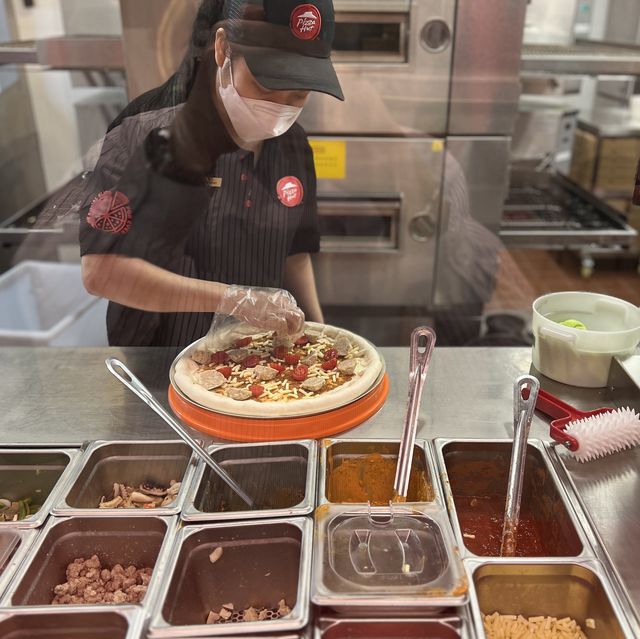 📍香港中環｜Pizza Hut美式餐車登陸中環街市！有得打卡又有限定青提批！🍕