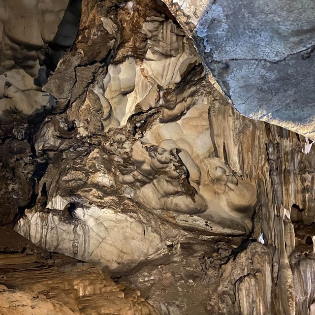 Gua Tempurung: A Subterranean Wonder