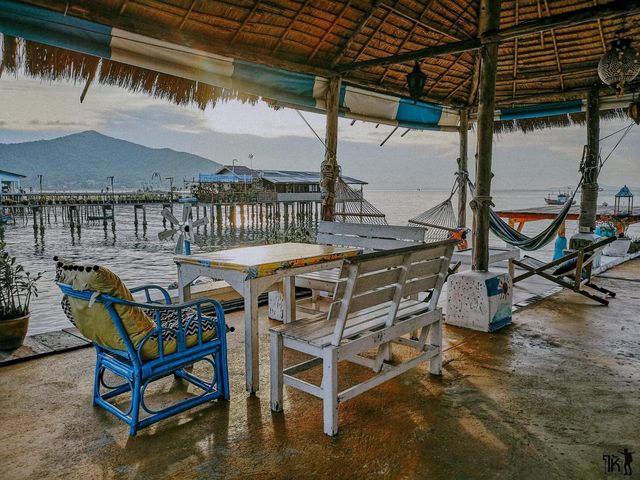 The Boathouse บางเสร่ สัตหีบ 