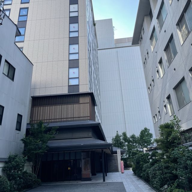 【京都府】宿泊一体型のお寺で宿泊者限定の朝のおつとめに参加！