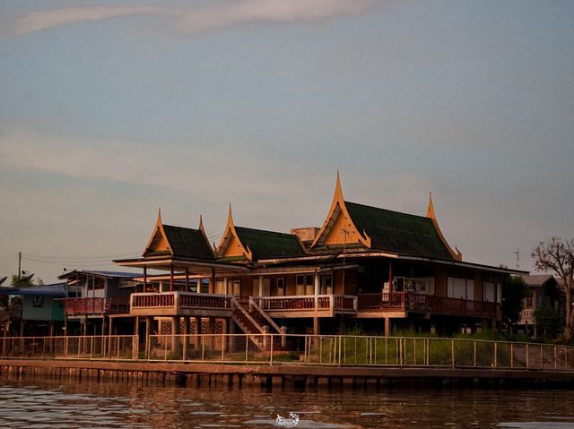 ล่องเรือไหว้พระอยุธยา คนละ 200 บาท