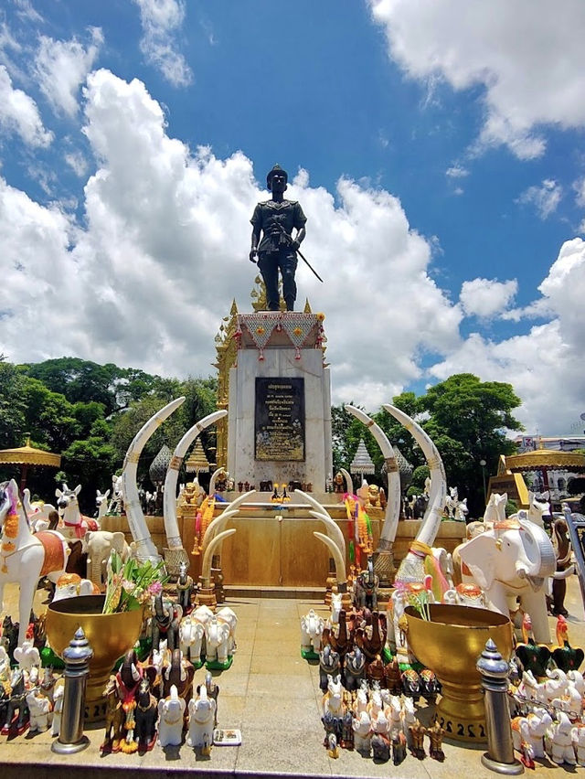 อนุเสาวรีย์พ่อขุนเม็งรายมหาราช จ.เชียงราย