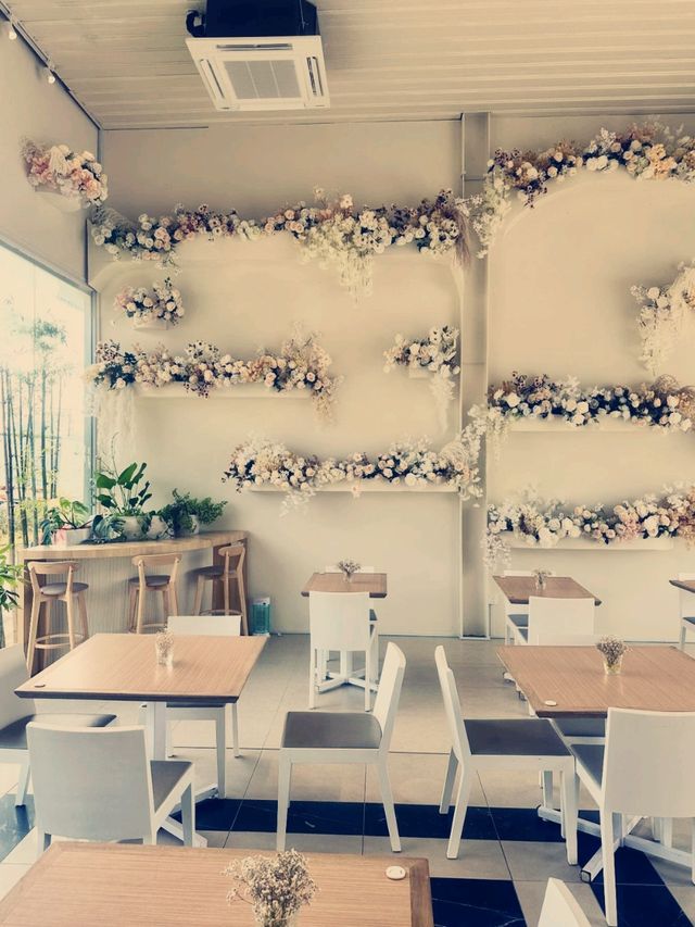 By Bttrswt Cafe
