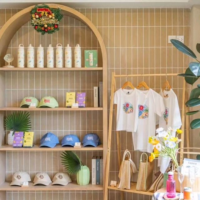 คาเฟ่น่ารักจันทบุรี Maldivana Cafe 🍰 ตรีมคริสมาส