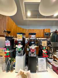 จิบกาแฟชิลๆที่ ว่าง cafe' & bistro