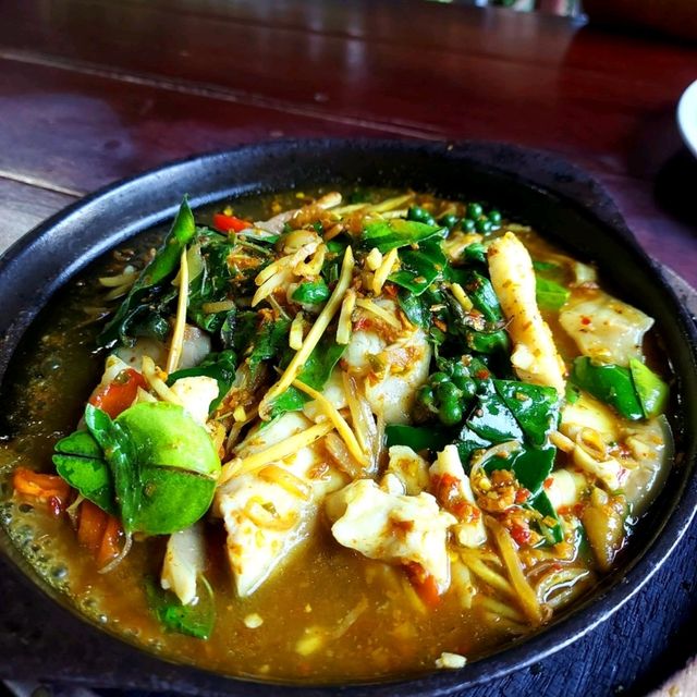 ทานอาหารชมลำธาร @ครัวน้ำตก มวกเหล็ก สระบุรี