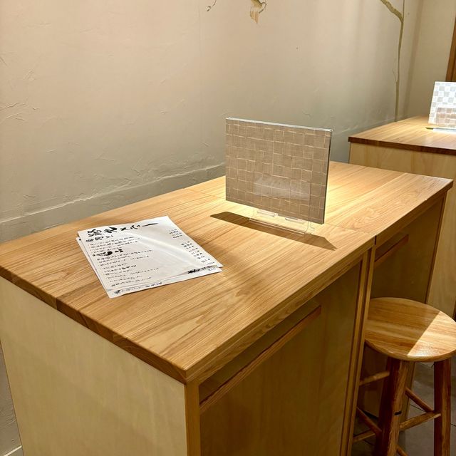 【大阪・東梅田】こだわり料理を楽しめる立ち飲み屋「立呑みRouji」