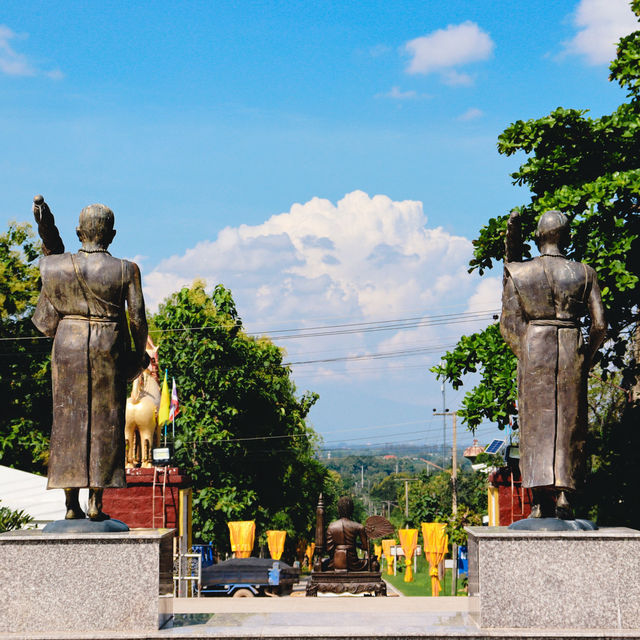วัดพระพุทธบาทตากผ้า  จ.ลำพูน