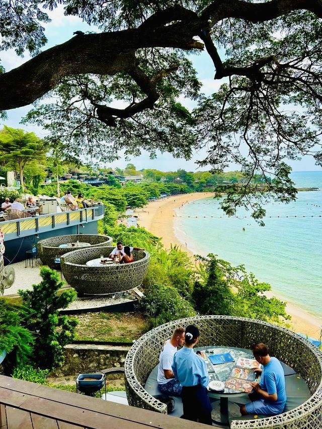 The Best Beachside Restaurant In Pattaya🇹🇭✨
