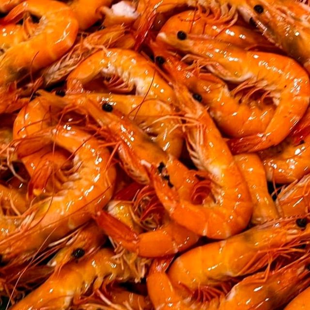 พามาทานบุฟเฟต์ Seafood ริมแม่น้ำ