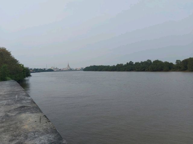 ร้านบรรยากาศดีริมแม่น้ำบางปะกง
