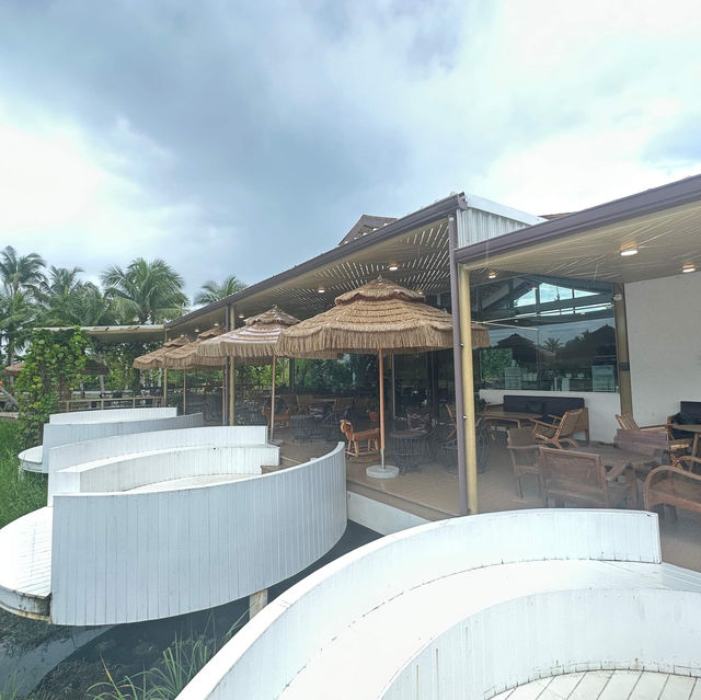 ยุ้งฉางคาเฟ่ คาเฟ่ทุ่งดอกปอเทืองกลางเมืองจันทบุรี