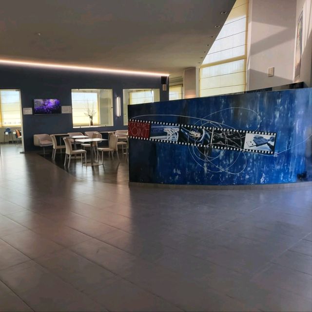 米蘭機場最方便的酒店，房間安靜舒適，有免費車
