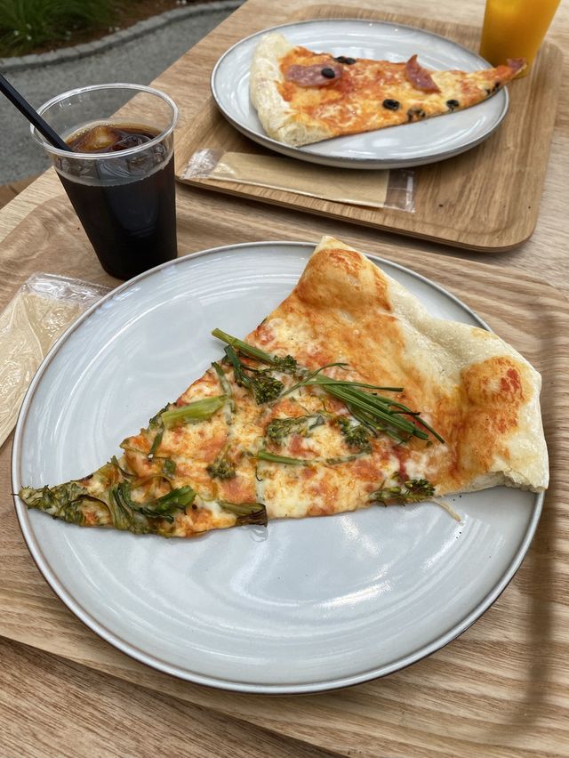 【加古川】みとろの丘でカフェ季節の野菜ピザを食す