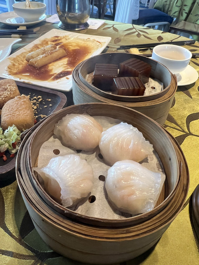無敵維港靚景下飲餐茶